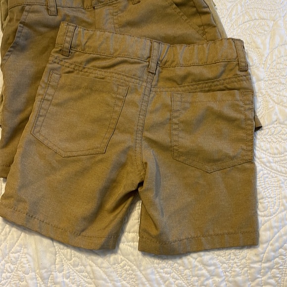 Cat and Jack Boys 4T Moisture wicking Khaki shorts - Picture 2 of 6